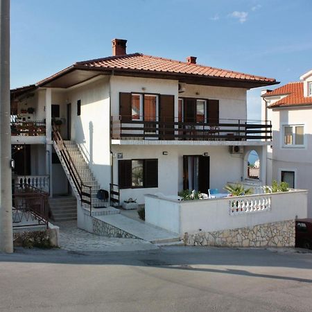 Apartment Vrbnik 5301B Luaran gambar