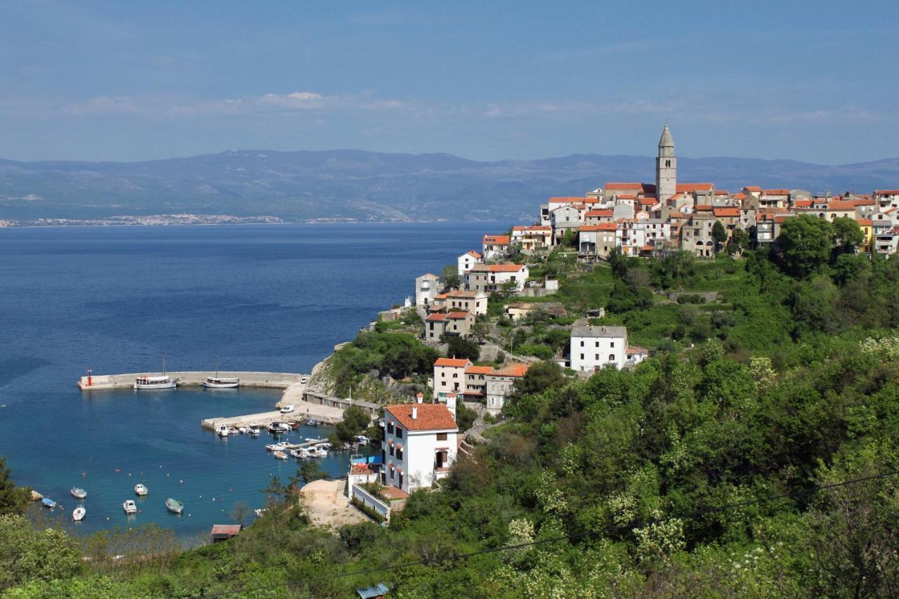 Apartment Vrbnik 5301B Luaran gambar