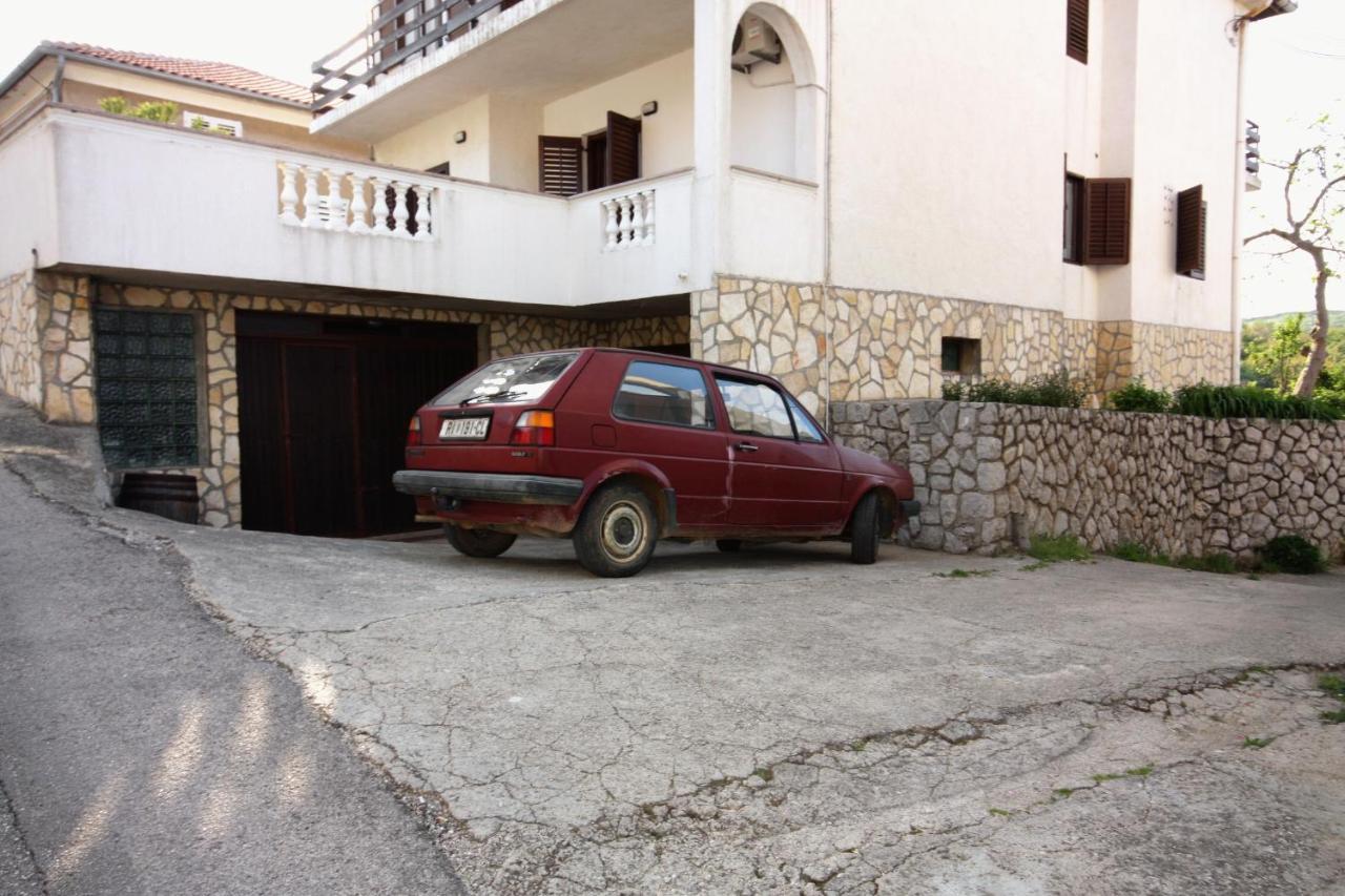 Apartment Vrbnik 5301B Luaran gambar