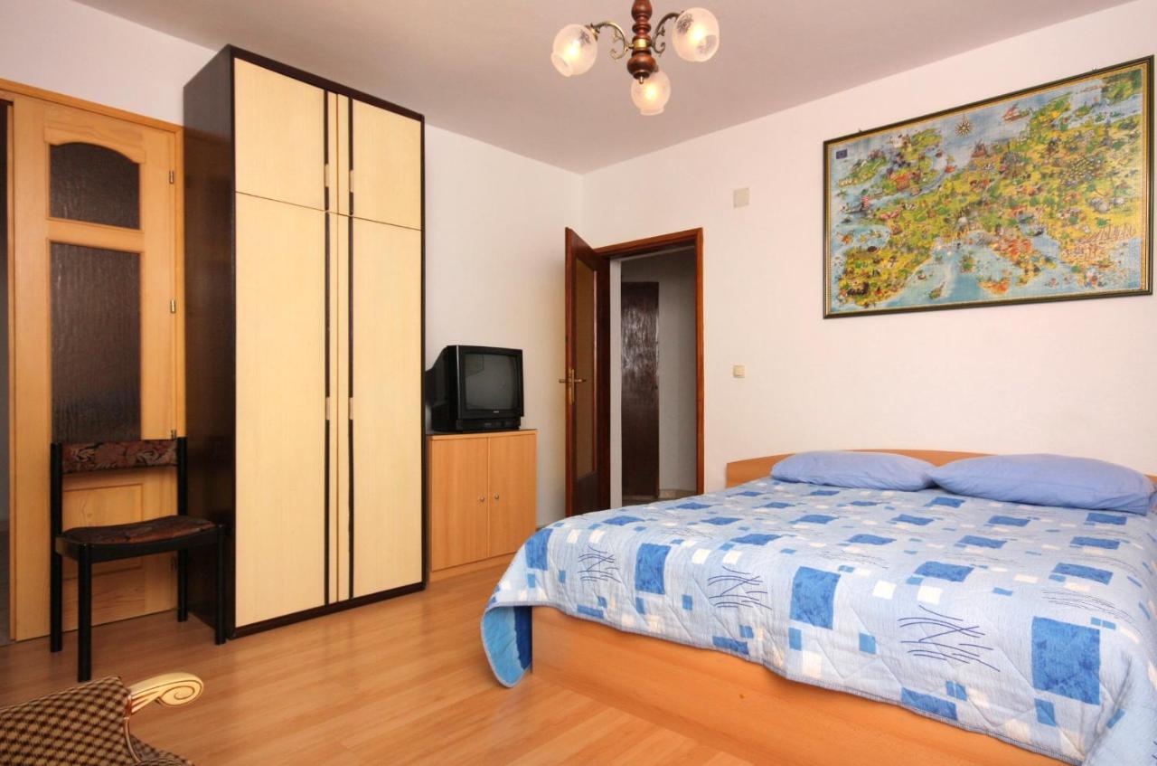 Apartment Vrbnik 5301B Luaran gambar
